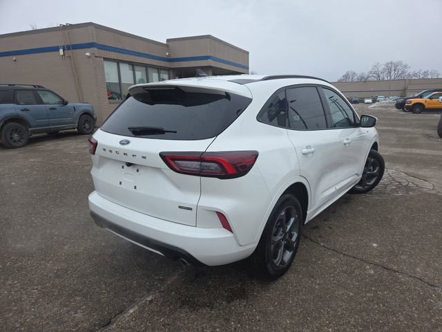 Certified 2024 Ford Escape ST-Line Select image 5