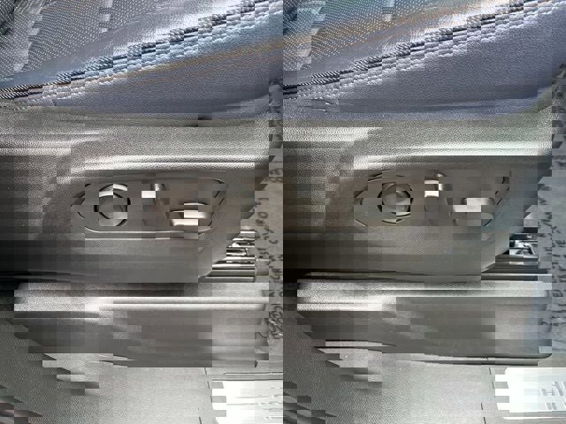 Used 2022 Chevrolet Silverado 1500 High Country w/ Technology Package image 22