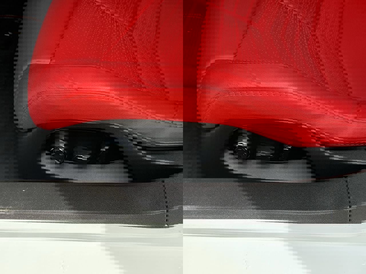 Used 2025 Chevrolet Corvette Stingray Preferred Cpe w/ Stealth Interior Trim Package image 25