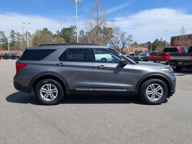 Certified 2023 Ford Explorer XLT w/ Equipment Group 202A AWD/4WD image 3