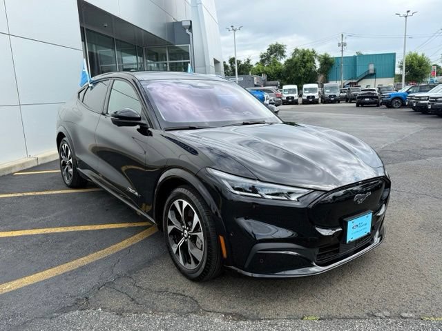 Certified 2022 Ford Mustang Mach-E Premium AWD/4WD image 11