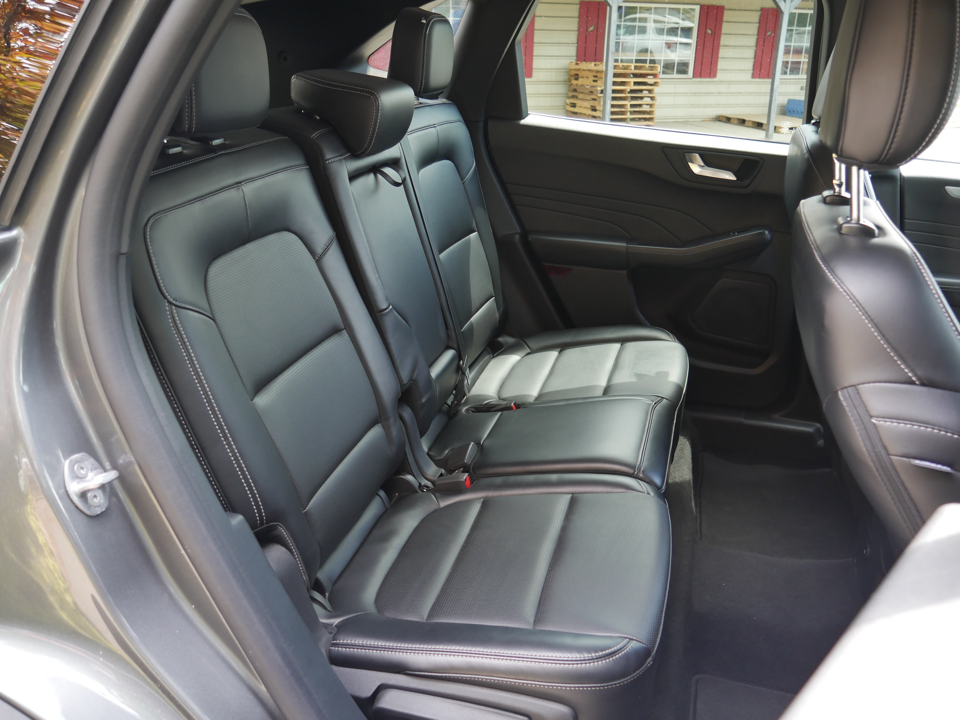 Certified 2025 Ford Escape Platinum AWD/4WD image 25
