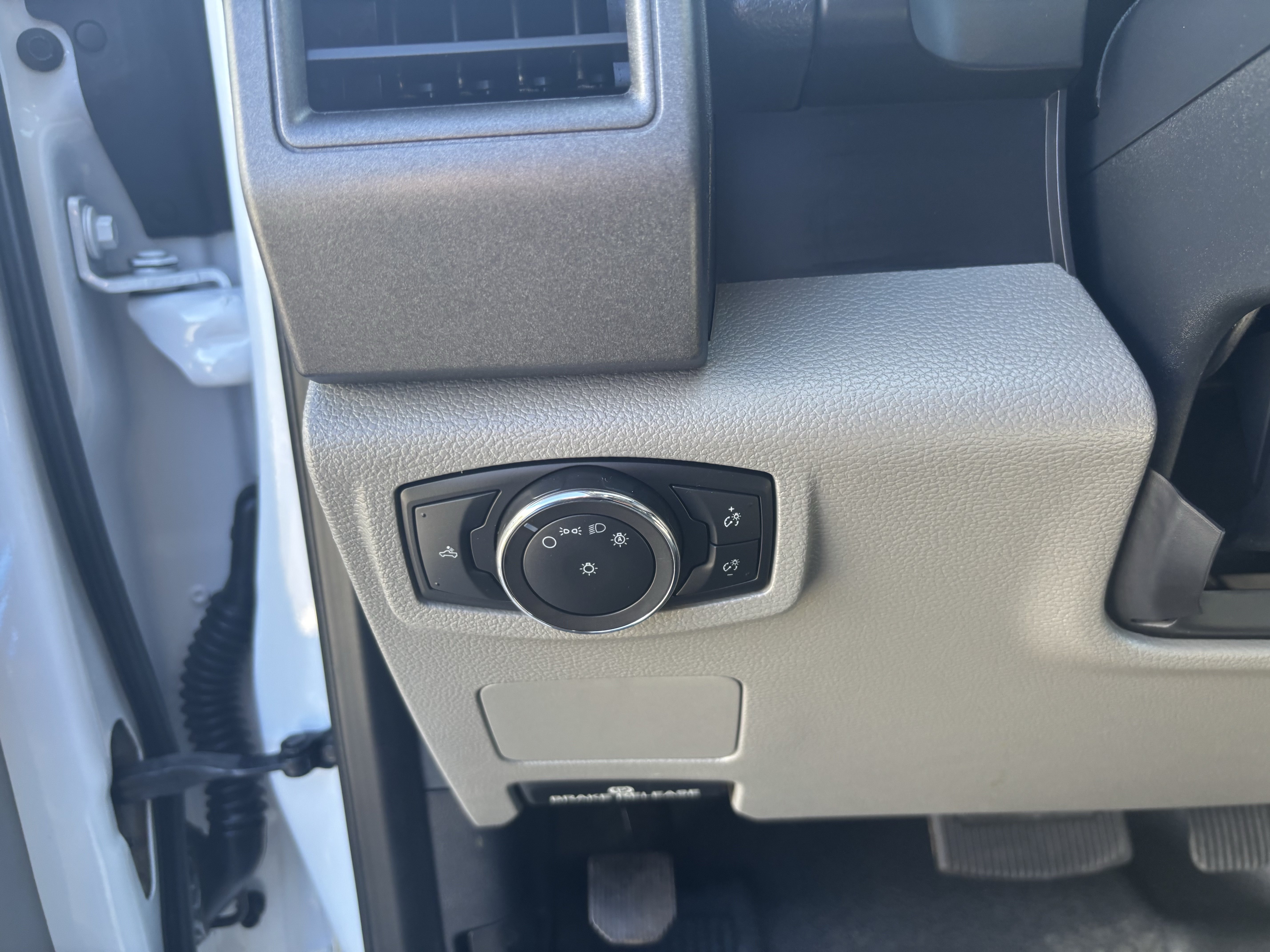 Certified 2022 Ford F250 XL w/ Power Equipment Group AWD/4WD image 11