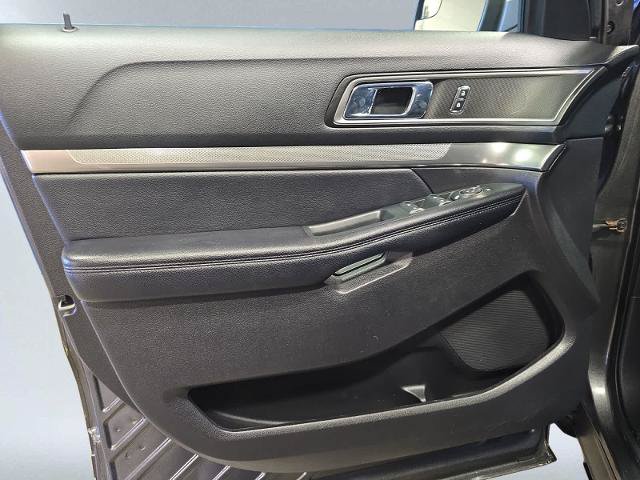 Certified 2018 Ford Explorer XLT w/ Equipment Group 202A AWD/4WD image 15