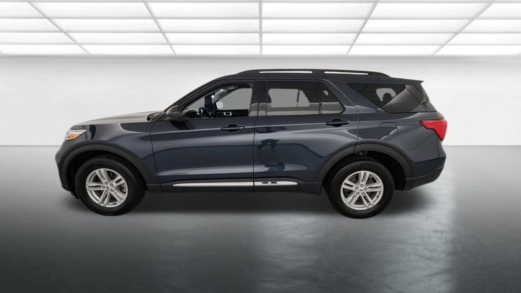 Certified 2024 Ford Explorer XLT w/ Equipment Group 202A AWD/4WD image 4