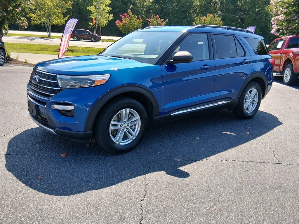 Certified 2023 Ford Explorer XLT w/ Equipment Group 202A RWD image 8