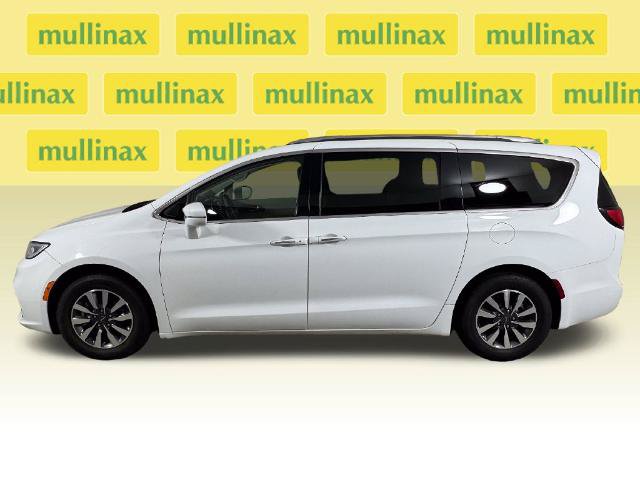 Used 2021 Chrysler Pacifica Touring-L FWD image 12
