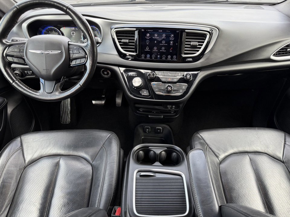Used 2020 Chrysler Pacifica Touring-L Plus image 9