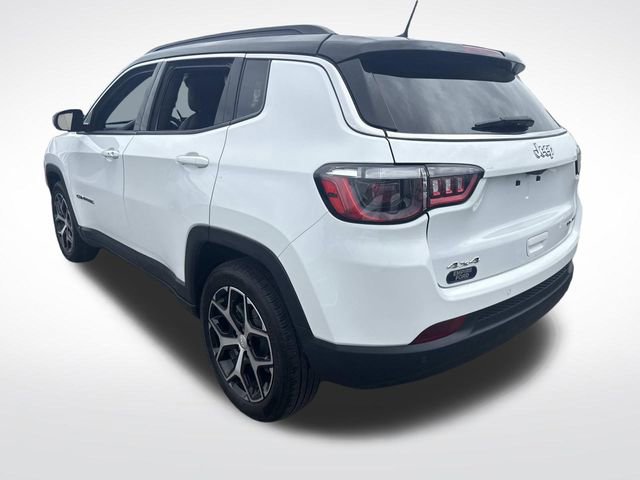 Used 2024 Jeep Compass Limited AWD/4WD image 3