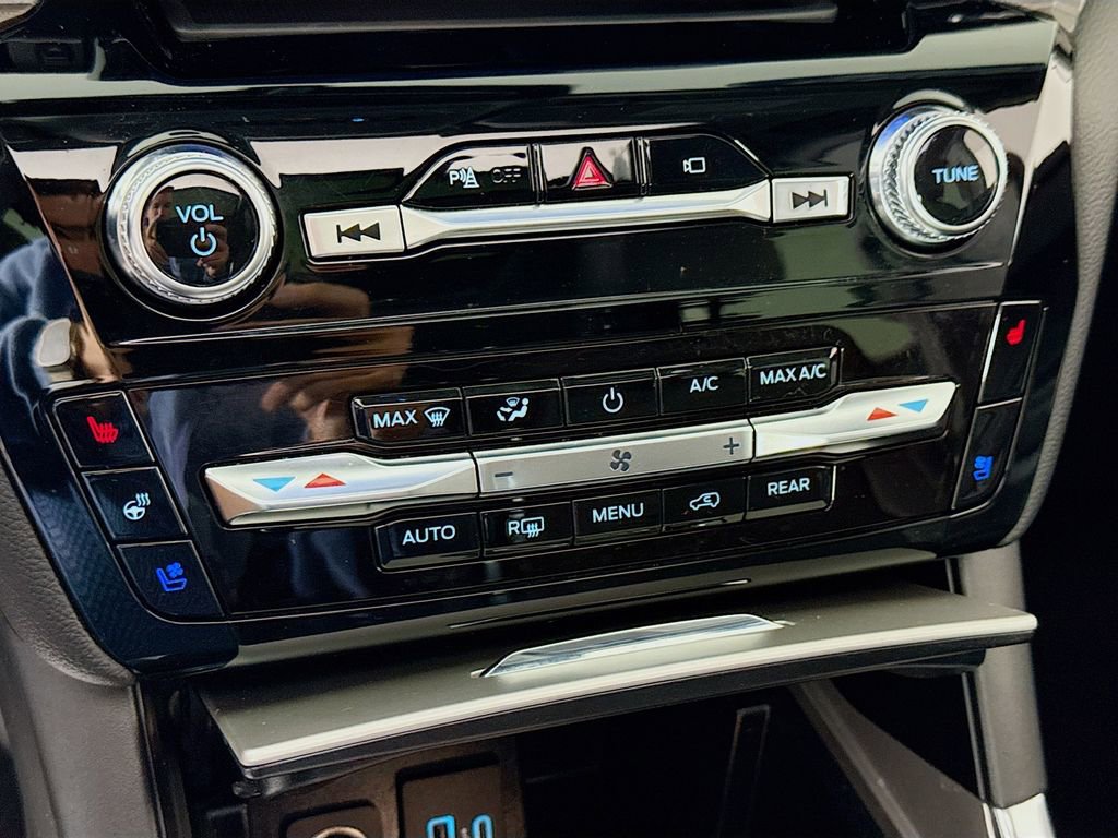 Certified 2022 Ford Explorer Limited w/ Equipment Group 301A image 21