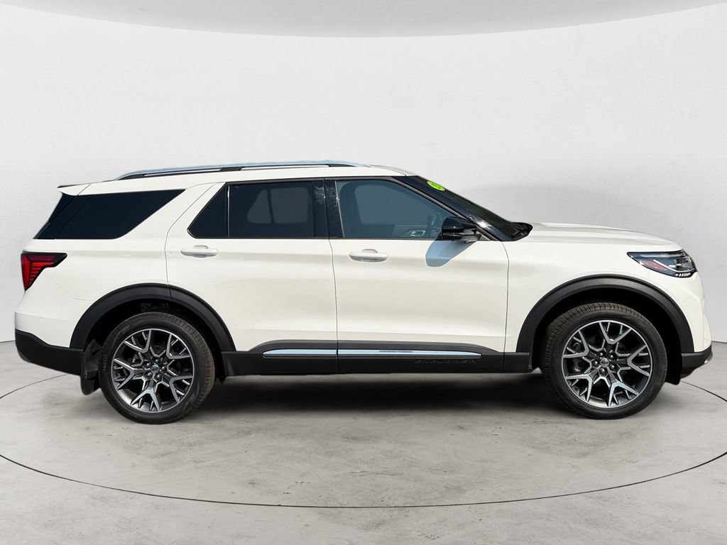 Certified 2025 Ford Explorer Platinum w/ Ultimate Package AWD/4WD image 4