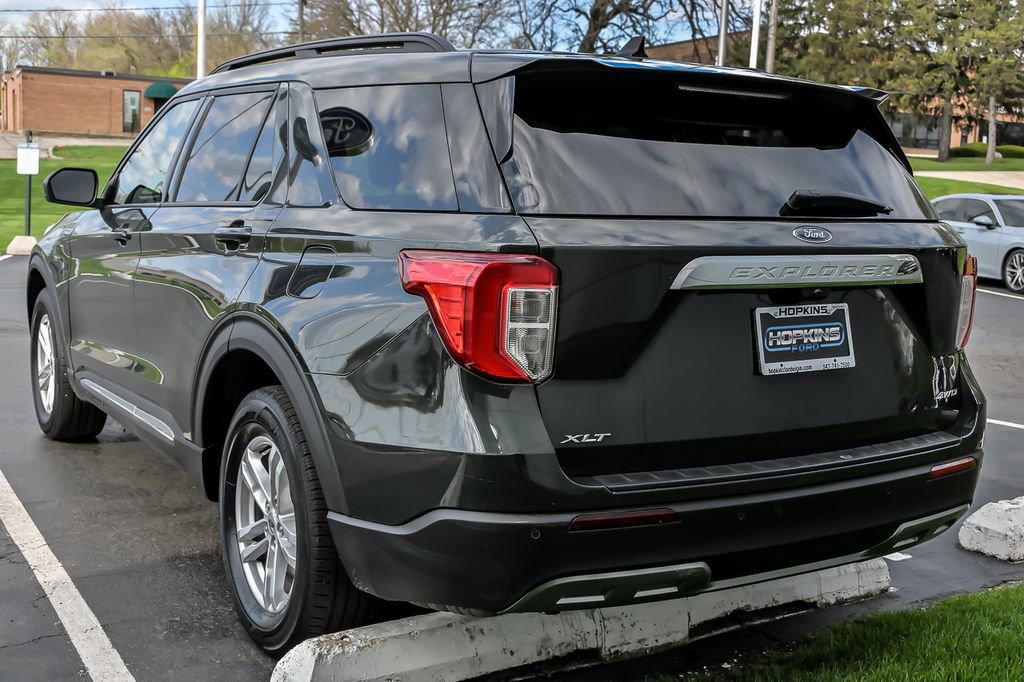 Certified 2023 Ford Explorer XLT w/ Equipment Group 202A AWD/4WD image 4