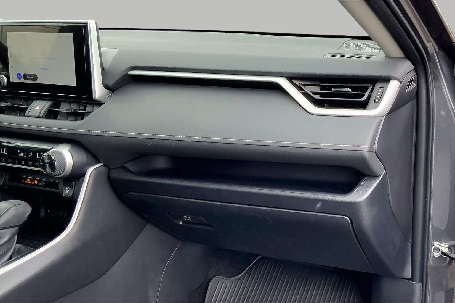Used 2025 Toyota RAV4 XLE w/ Convenience Package FWD image 19