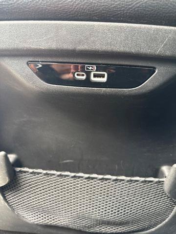 Used 2022 Chrysler Pacifica Touring-L FWD image 14