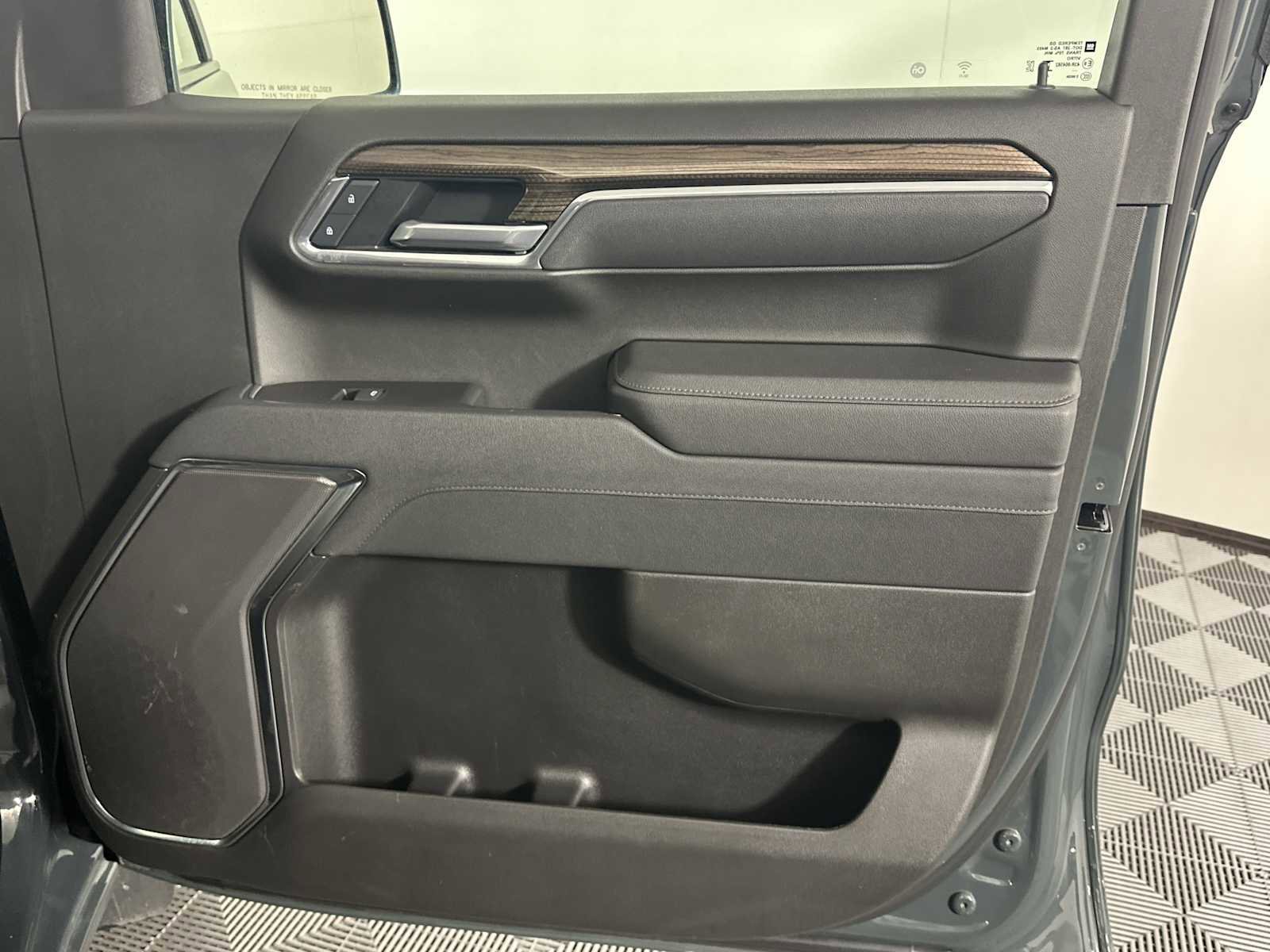 Used 2025 Chevrolet Silverado 1500 LT image 15