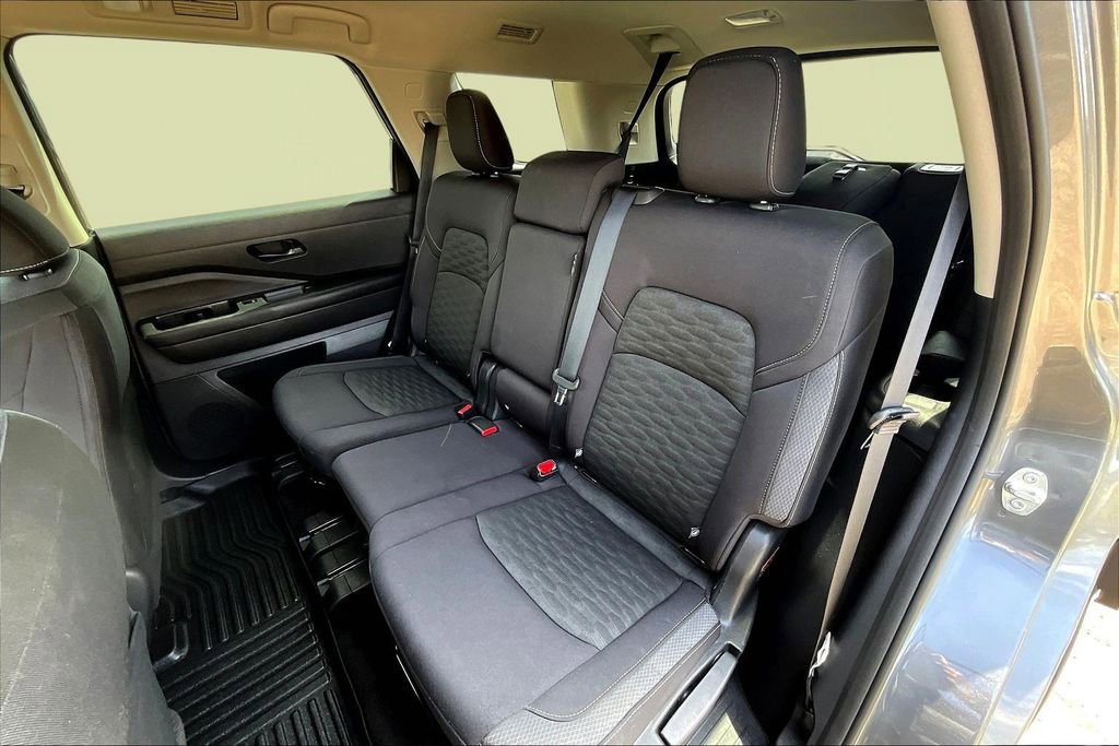 Used 2024 Nissan Pathfinder SV image 26