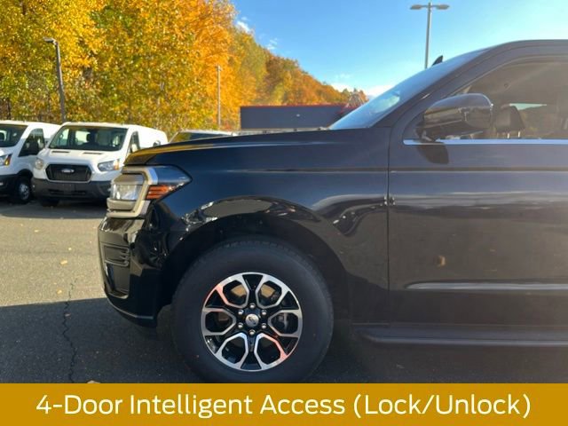 Certified 2024 Ford Expedition Max XLT image 3
