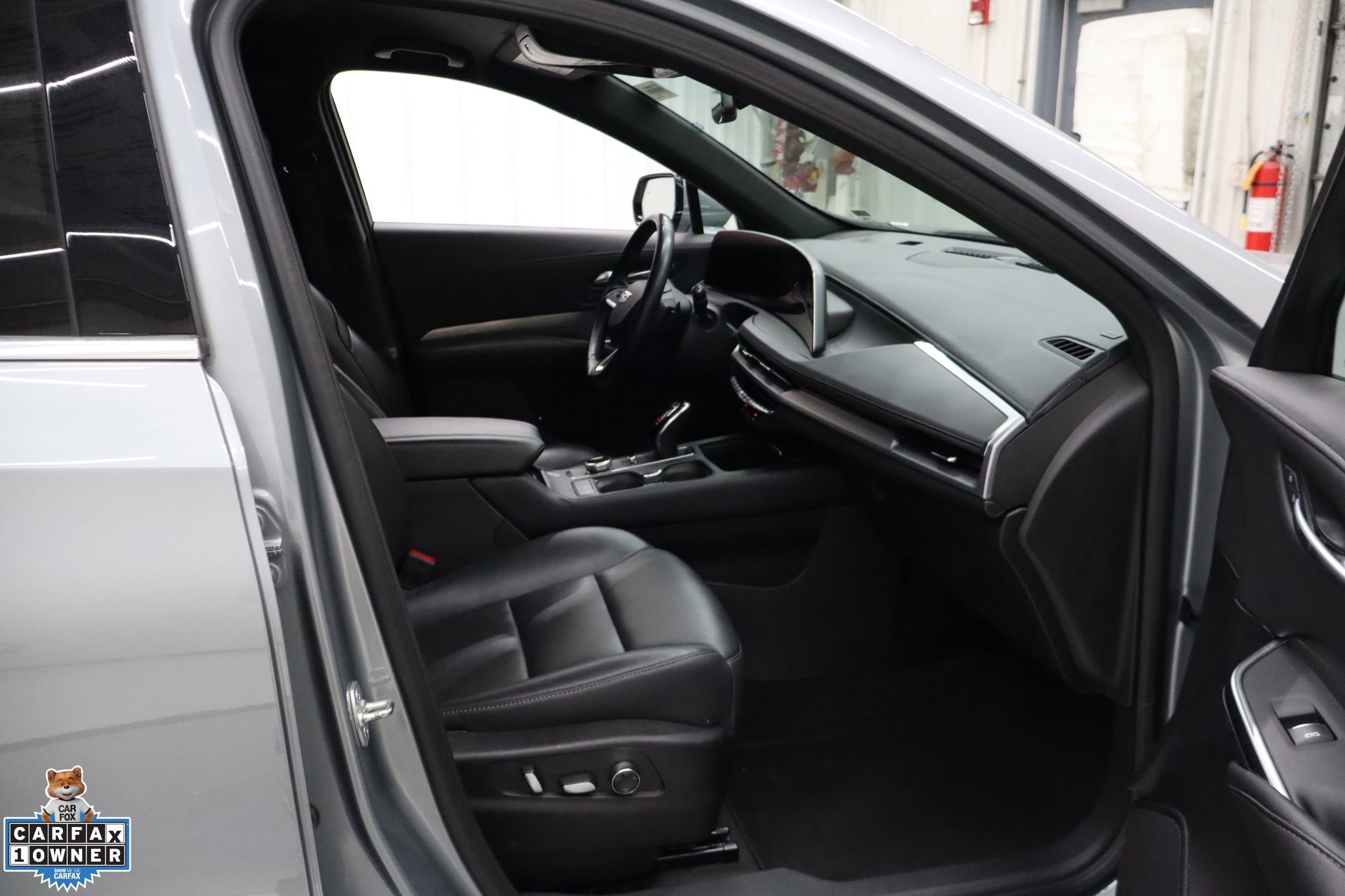 Used 2025 Cadillac XT4 Premium Luxury FWD image 28