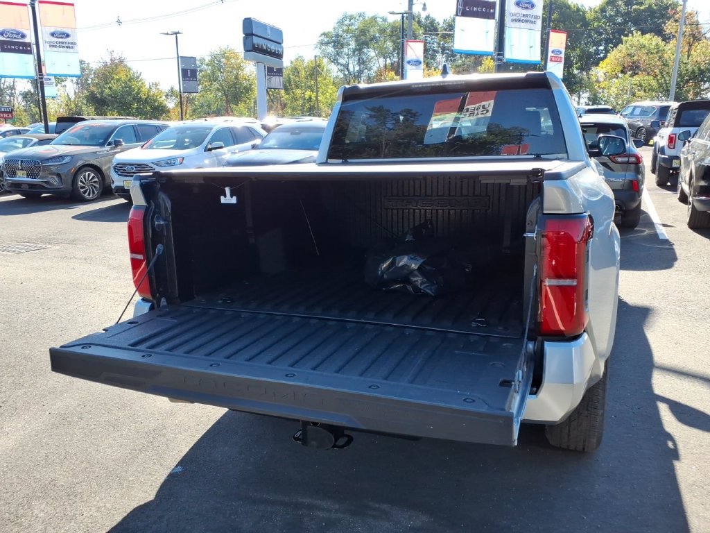 Used 2024 Toyota Tacoma SR5 AWD/4WD image 25