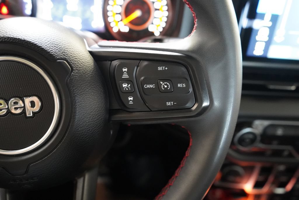 Used 2024 Jeep Wrangler Unlimited Rubicon AWD/4WD image 37