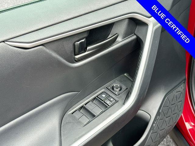 Used 2023 Toyota RAV4 LE AWD/4WD image 16