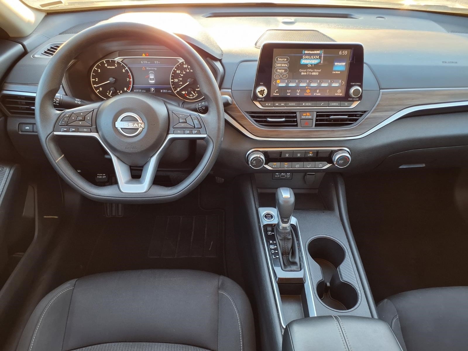 Used 2025 Nissan Altima 2.5 SV FWD image 11