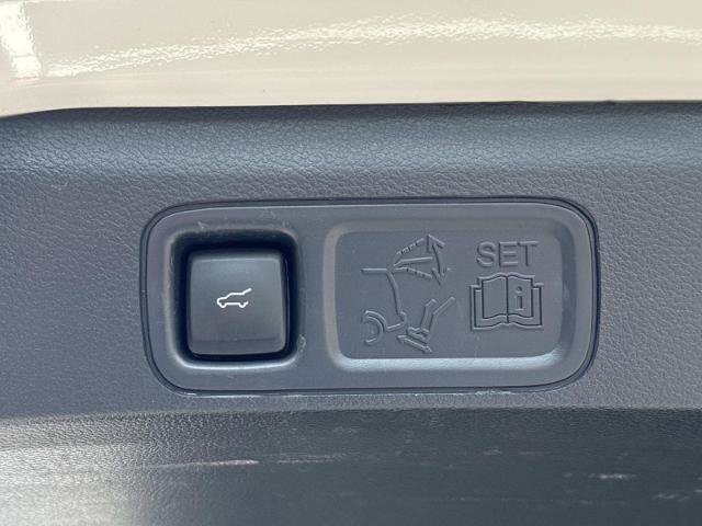 Certified 2022 Ford Expedition Max Platinum RWD image 15