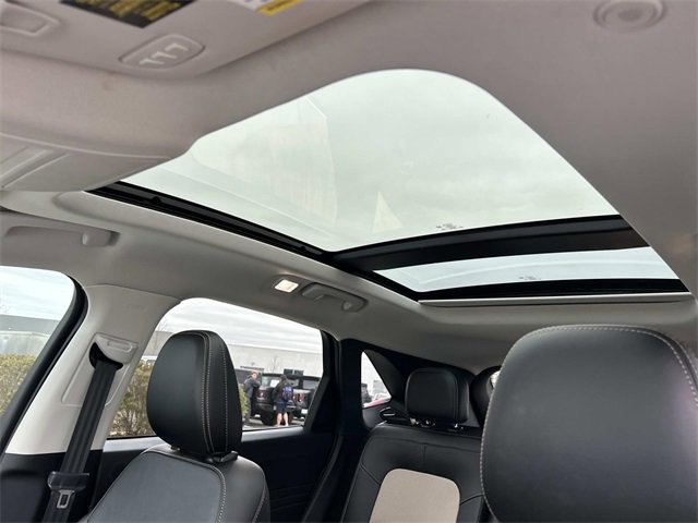 Certified 2022 Ford Escape Titanium w/ Titanium Elite Package image 32