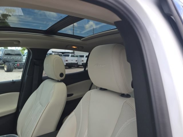 Used 2025 Buick Encore GX Avenir w/ Avenir Technology Package FWD image 9