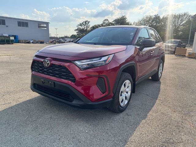 Used 2025 Toyota RAV4 LE FWD image 3