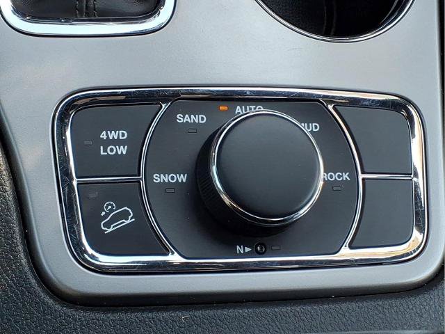 Used 2022 Jeep Grand Cherokee Limited AWD/4WD image 15