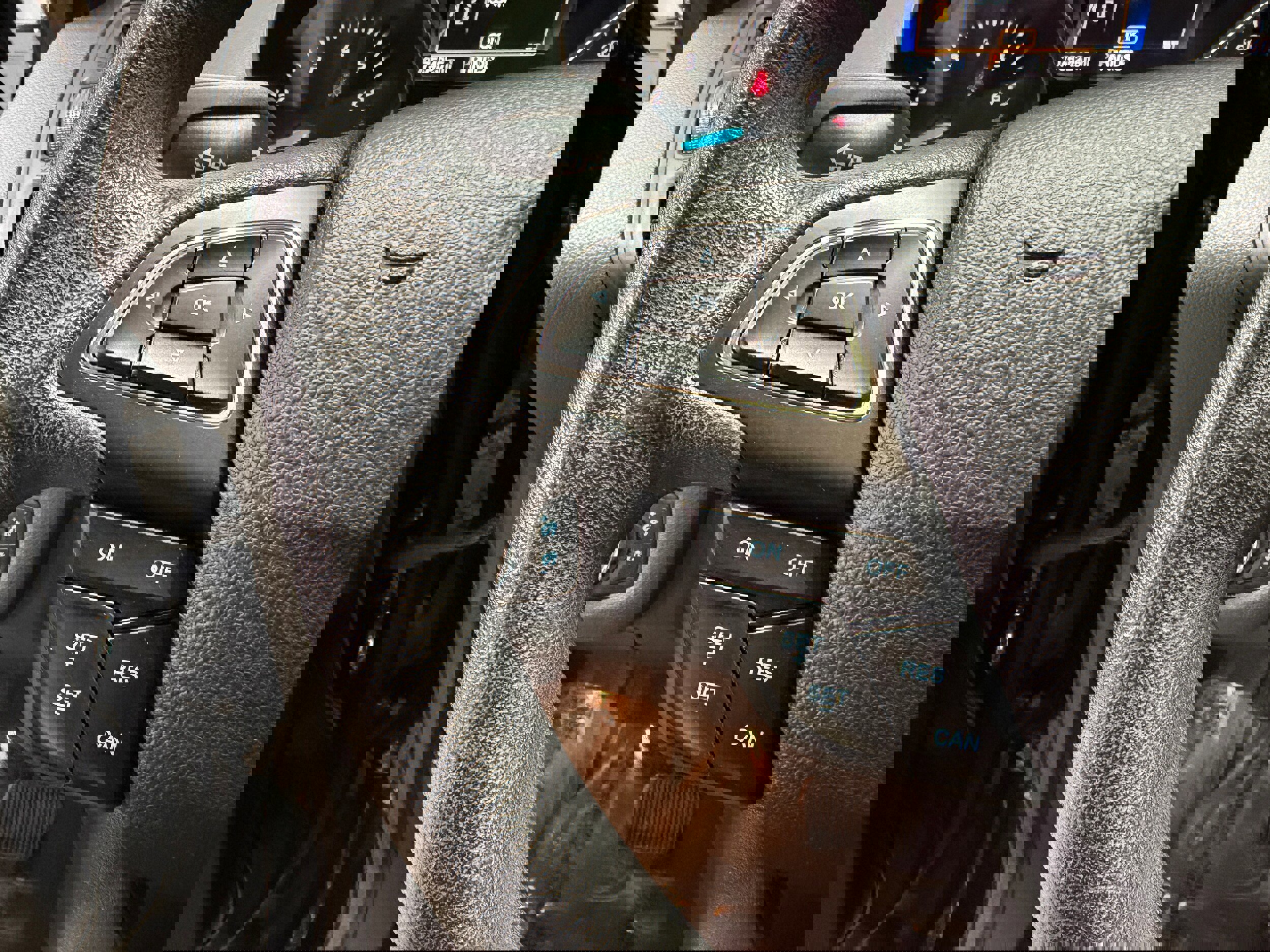 Certified 2018 Ford Escape SE w/ SE Sync 3 Package image 17