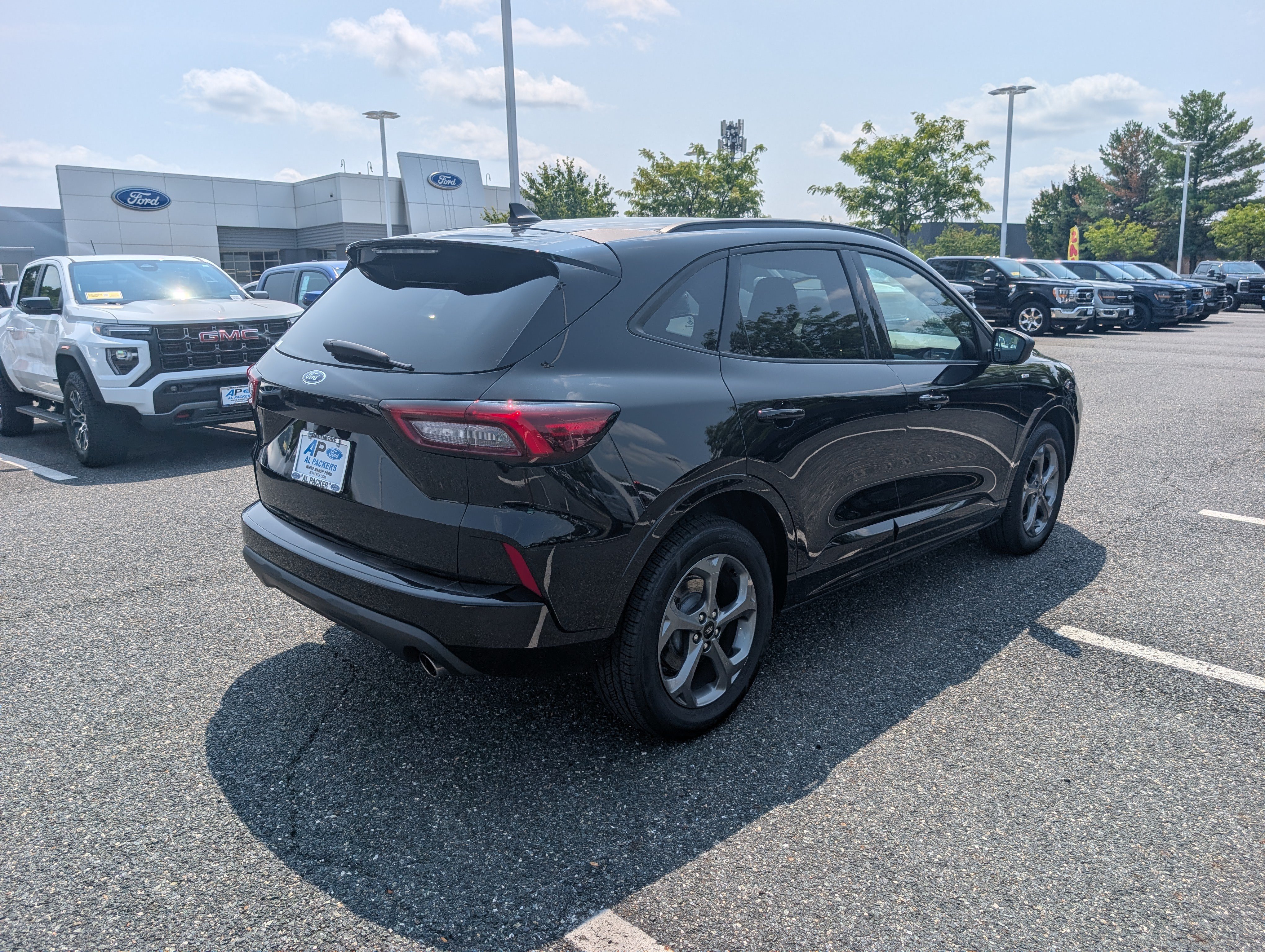 Certified 2024 Ford Escape ST-Line AWD/4WD image 3