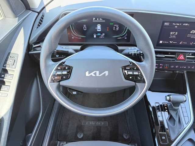 Used 2023 Kia Niro LX FWD image 11