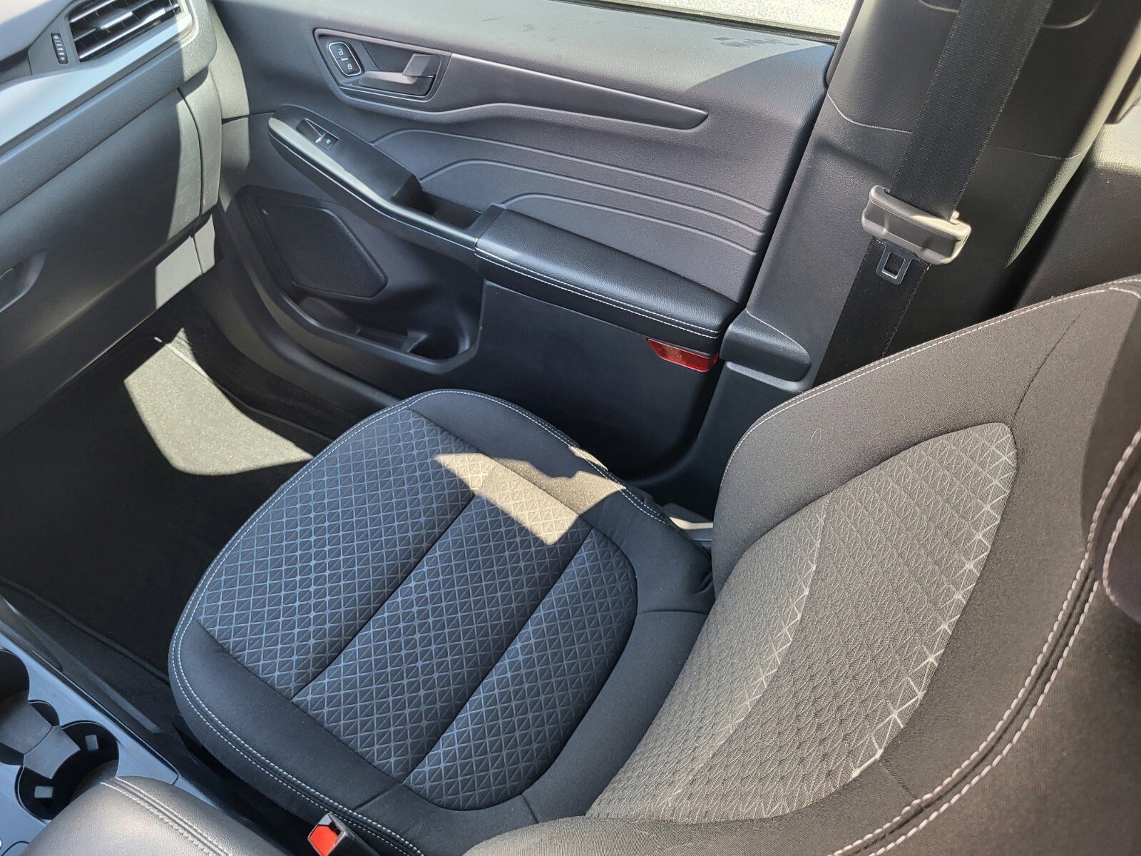 Certified 2025 Ford Escape Active image 16