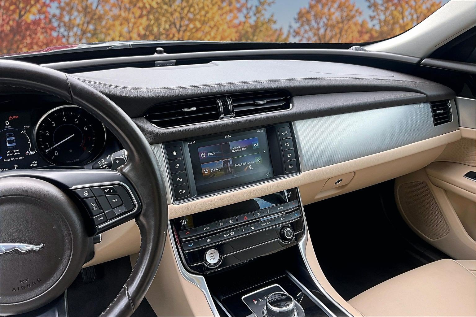 Used 2017 Jaguar XF Premium AWD/4WD image 6