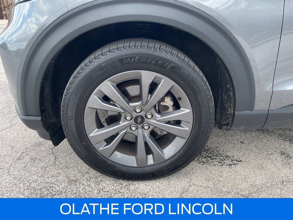 Certified 2023 Ford Explorer XLT w/ Equipment Group 202A AWD/4WD image 27