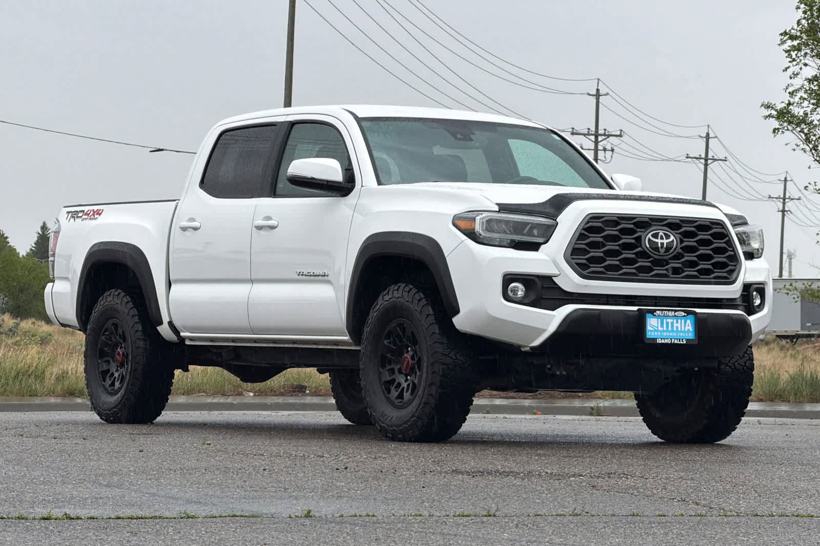 Used 2020 Toyota Tacoma TRD Off-Road w/ Technology Package AWD/4WD image 9