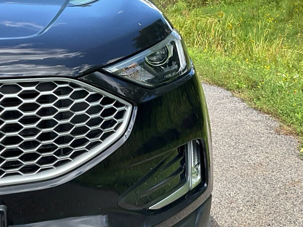 Certified 2023 Ford Edge SEL w/ Convenience Package AWD/4WD image 2