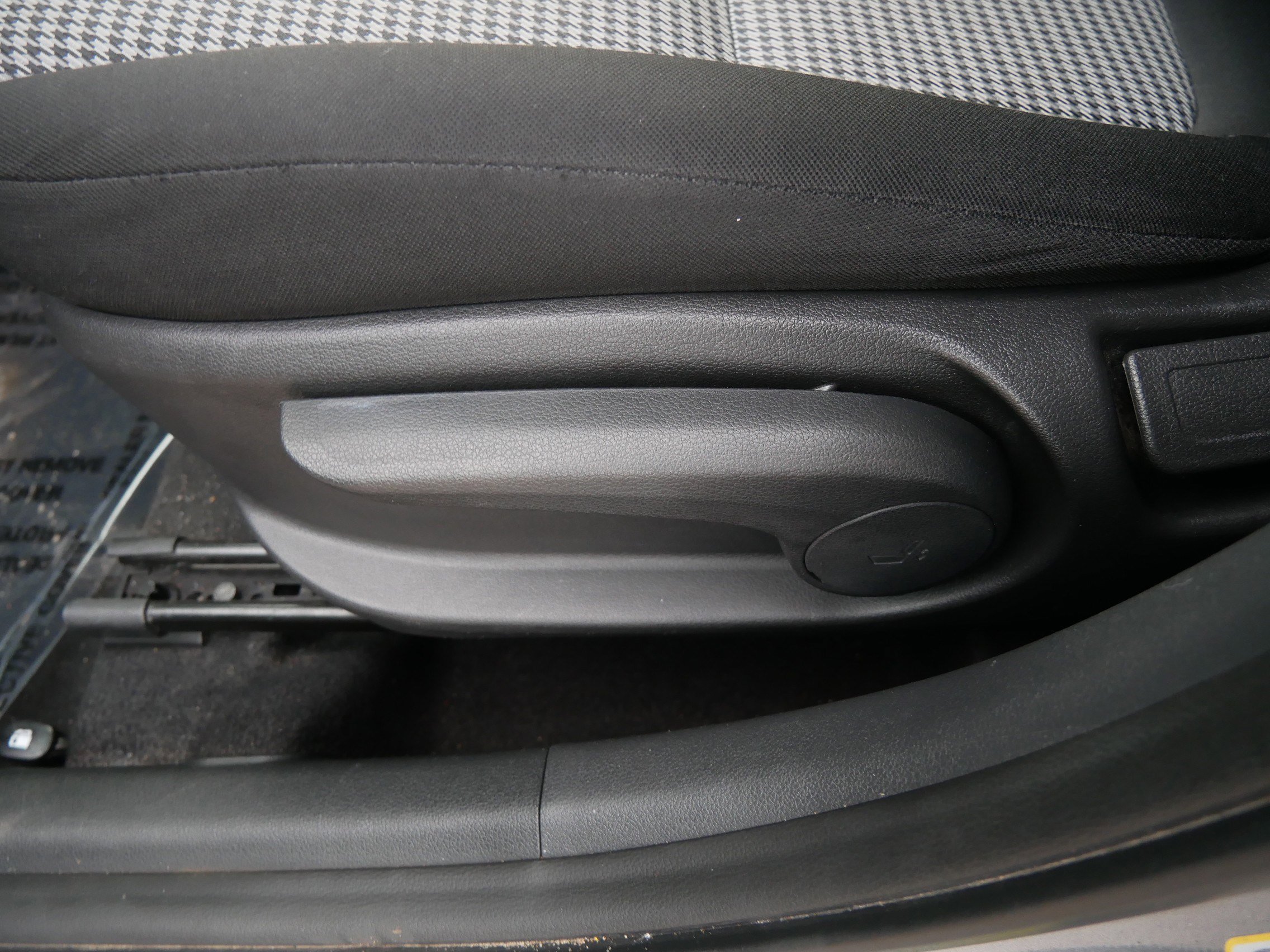 Used 2021 Hyundai Kona SE image 19