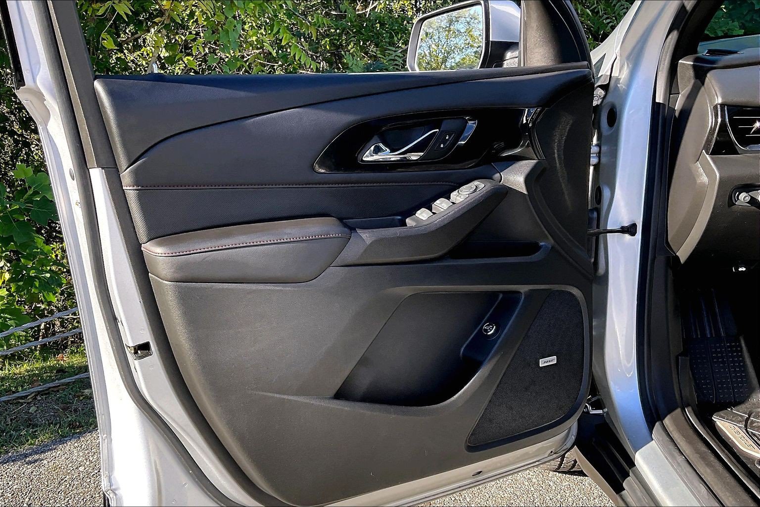 Used 2022 Chevrolet Traverse RS w/ LPO, Floor Liner Package AWD/4WD image 23