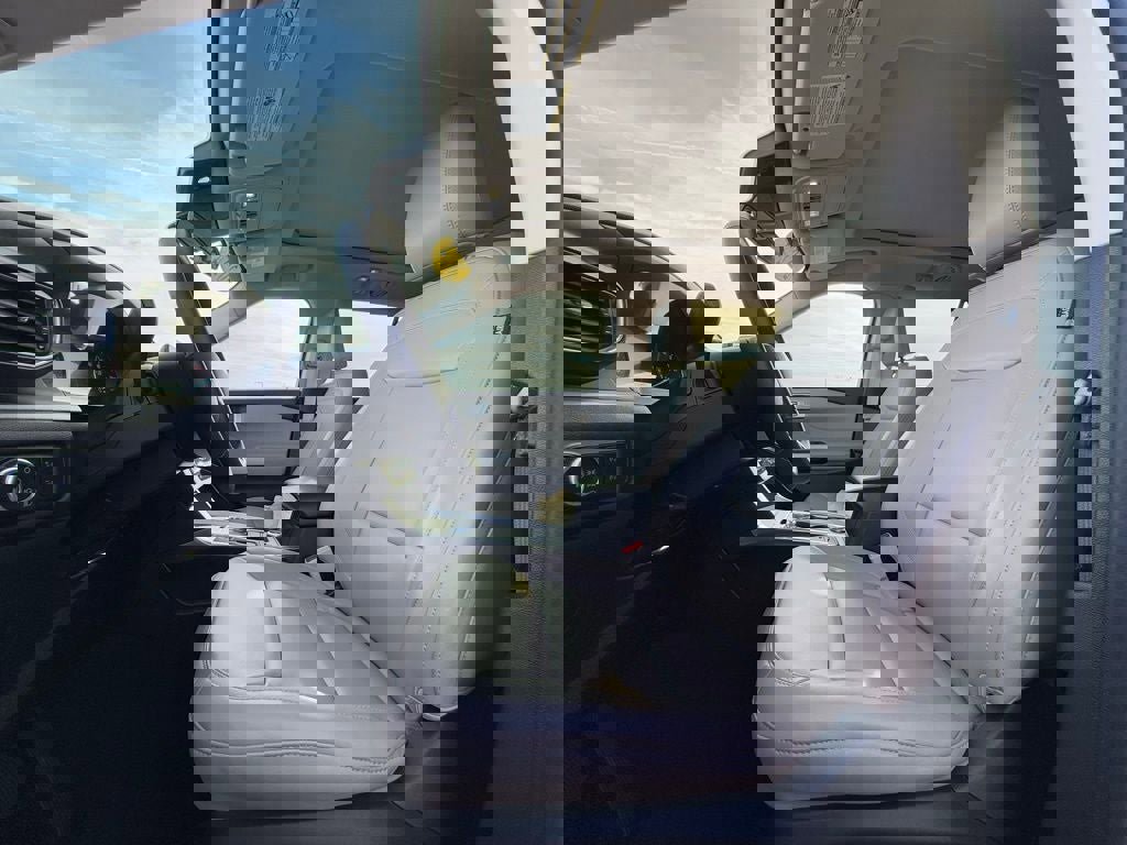 Certified 2024 Ford Explorer XLT w/ Equipment Group 202A image 20