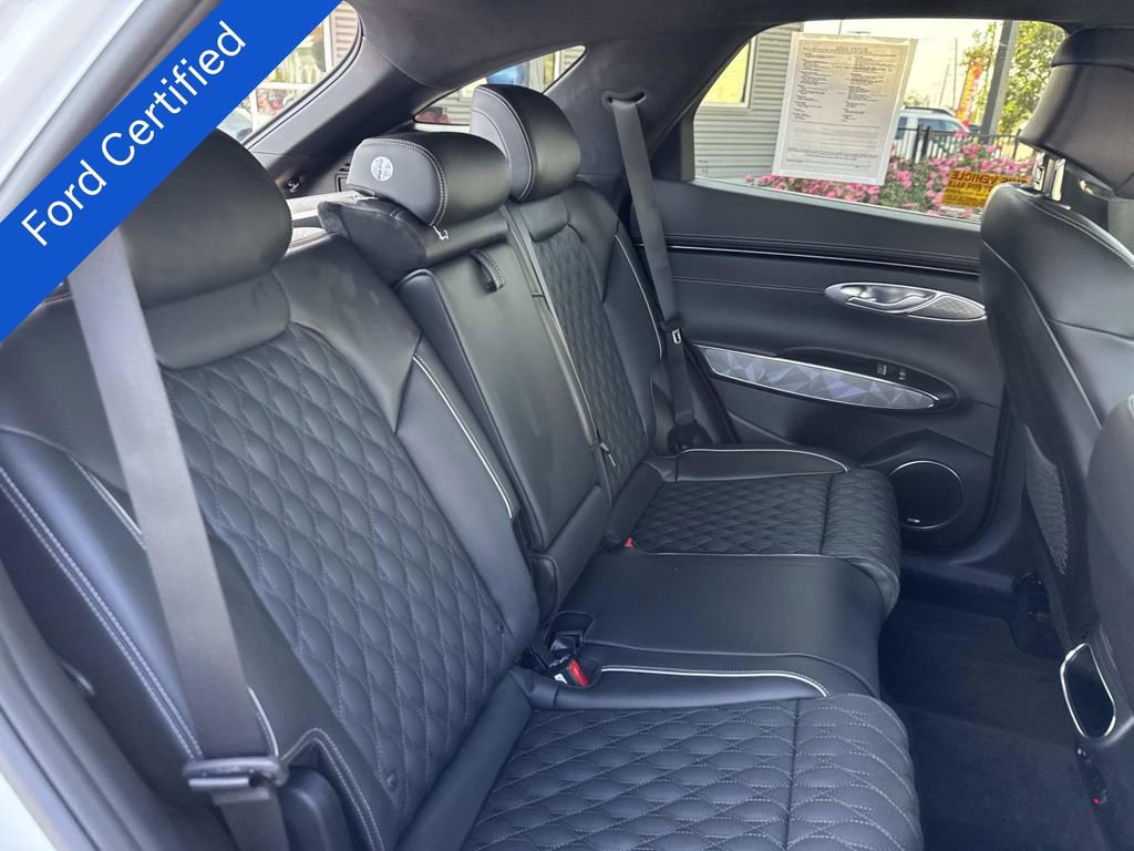 Used 2025 Genesis GV70 3.5T Sport w/ Sport Advanced Package image 11