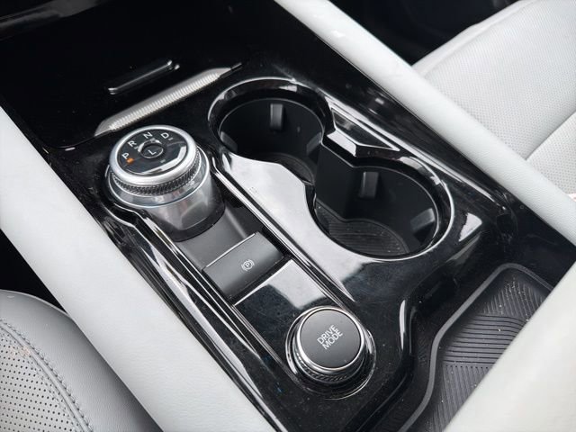 Certified 2025 Ford Explorer Platinum w/ LUX Leather Package image 40