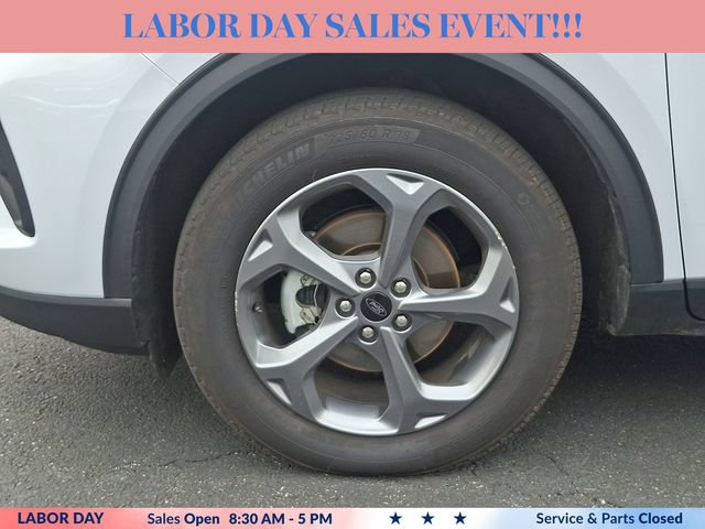 Certified 2025 Ford Escape ST-Line Select AWD/4WD image 27