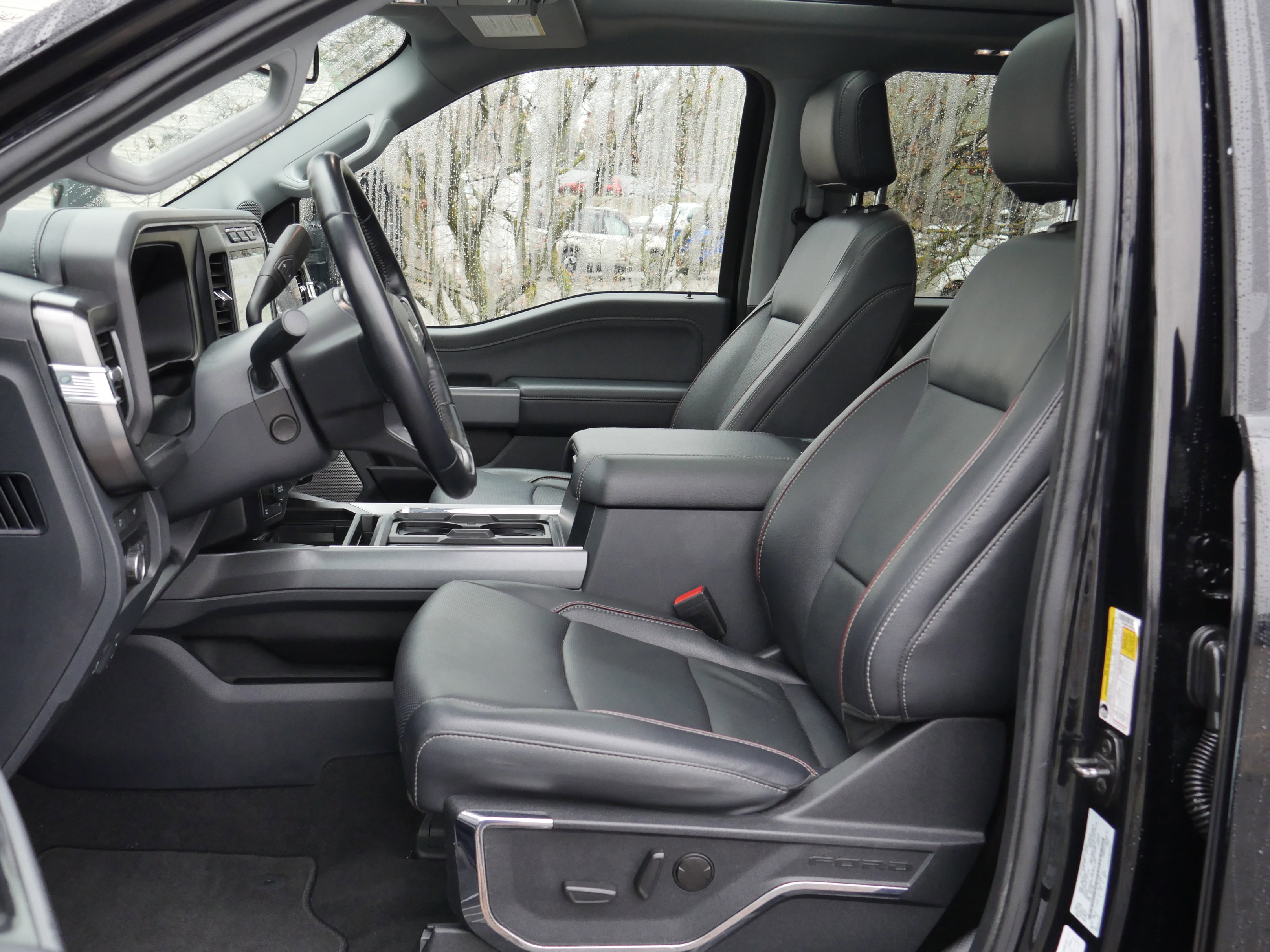 Certified 2023 Ford F350 Lariat w/ Black Appearance Package image 9