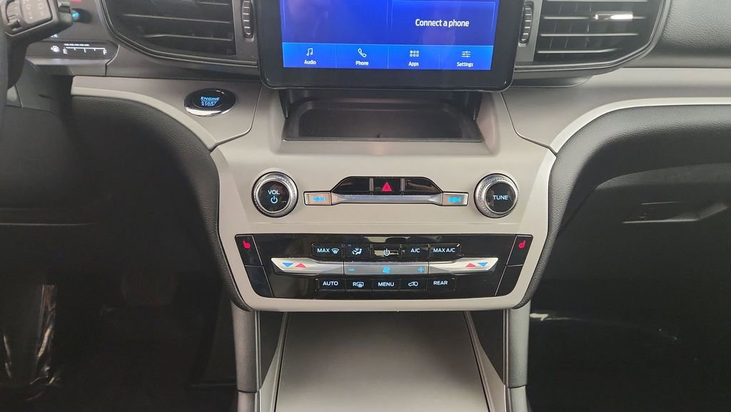 Certified 2024 Ford Explorer XLT image 18