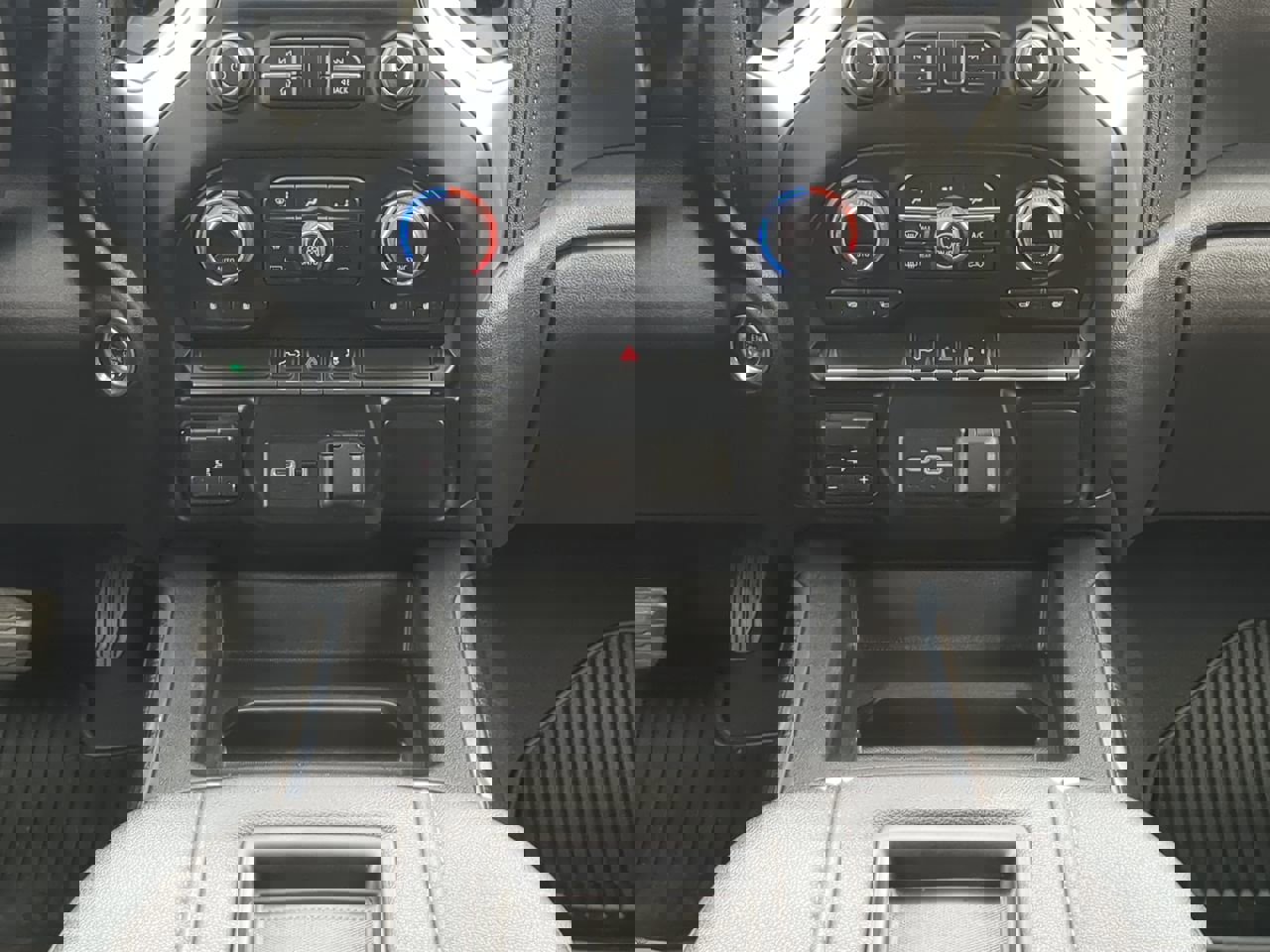 Used 2022 Chevrolet Silverado 3500 LT w/ Convenience Package image 17