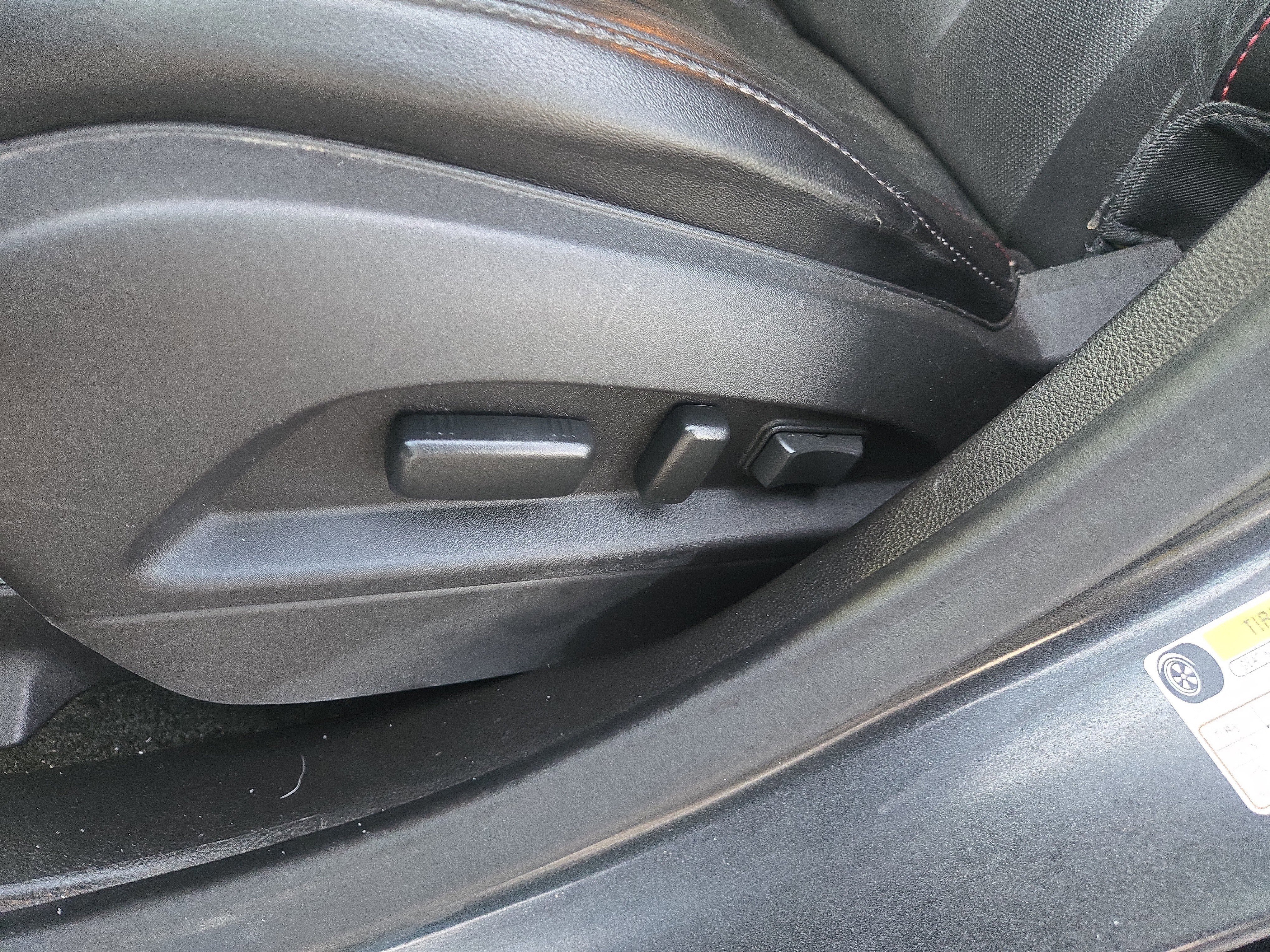 Used 2017 GMC Terrain SLT w/ Open Road Package image 28