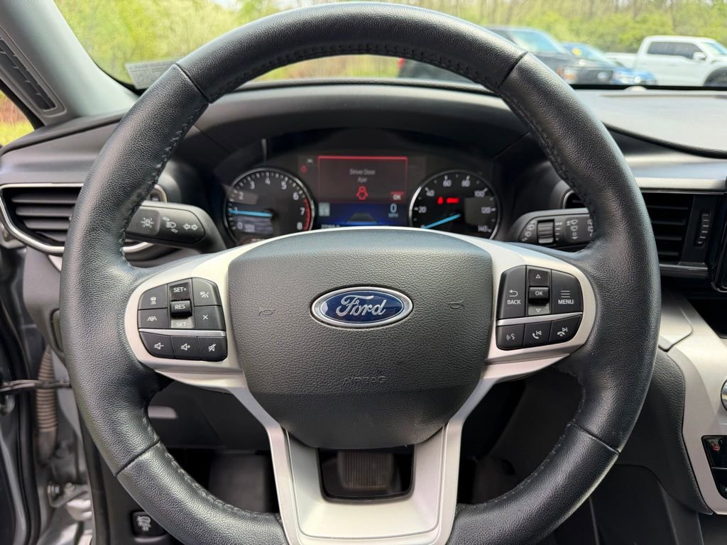 Certified 2023 Ford Explorer XLT w/ Equipment Group 202A AWD/4WD image 14